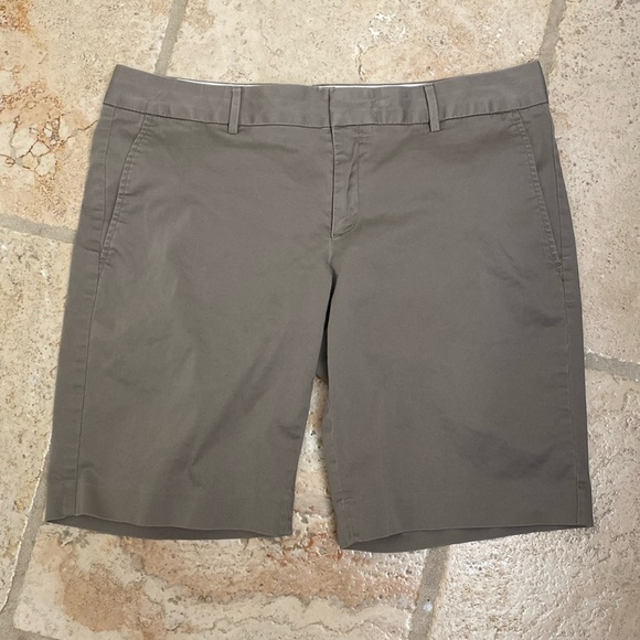 Banana Republic Bermuda Shorts Women’s Tan pockets Neutral Beach preppy SZ 14 - Picture 1 of 10